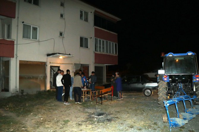 Çankırı'daki sarsıntılar vatandaşı sokağa döktü