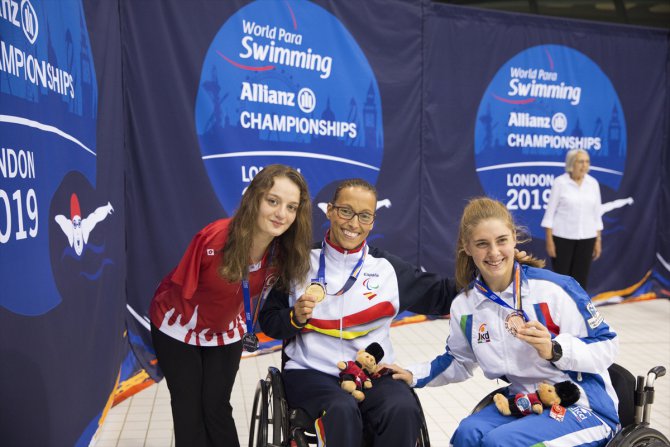Paralimpik milli yüzücülerin hedefi Tokyo Olimpiyatları