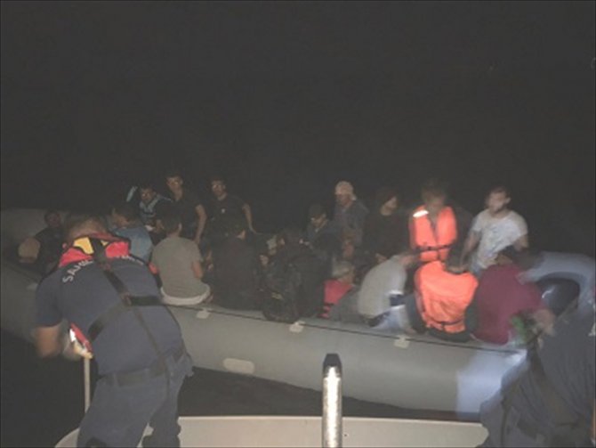 İzmir'de 234 düzensiz göçmen yakalandı