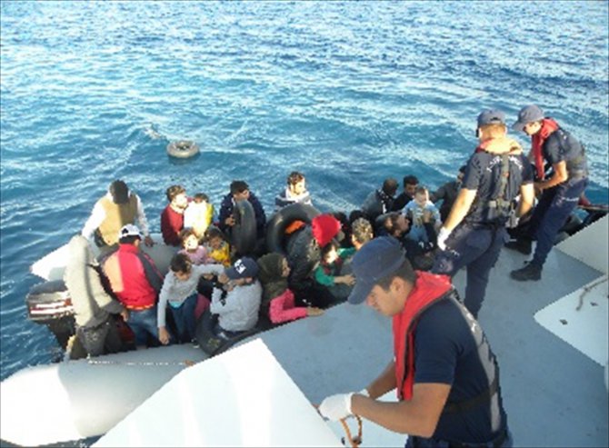 İzmir'de 234 düzensiz göçmen yakalandı