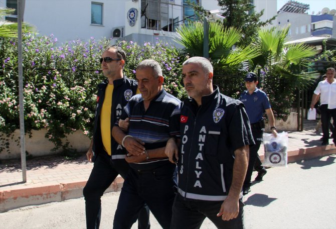 Antalya'da 92 yaşındaki kadının bileziğinin gasbedilmesi