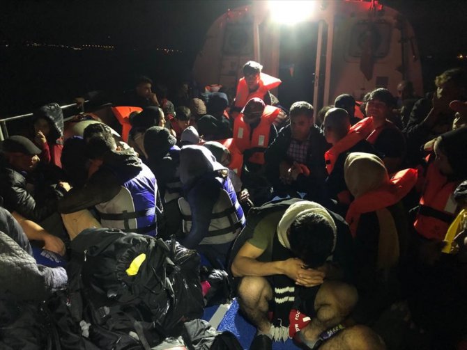 İzmir'de 149 düzensiz göçmen yakalandı