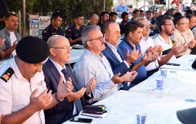 Dışişleri Bakanı Çavuşoğlu şehit mevlidine katıldı