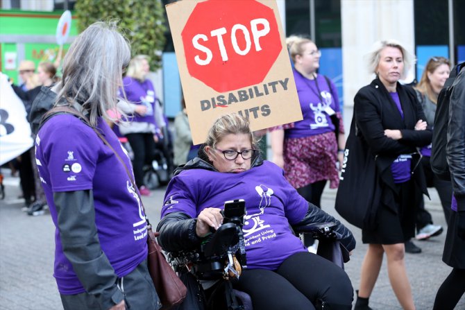 Brüksel'de engelli hakları için yürüyüş