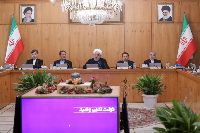 Ruhani, Trump ile telefon görüşmesini reddettiğini doğruladı