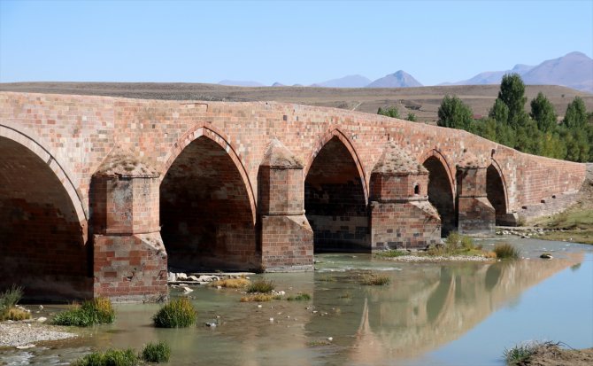 "Ecdadın mühendislik harikası" köprü yüzyıllardır ayakta