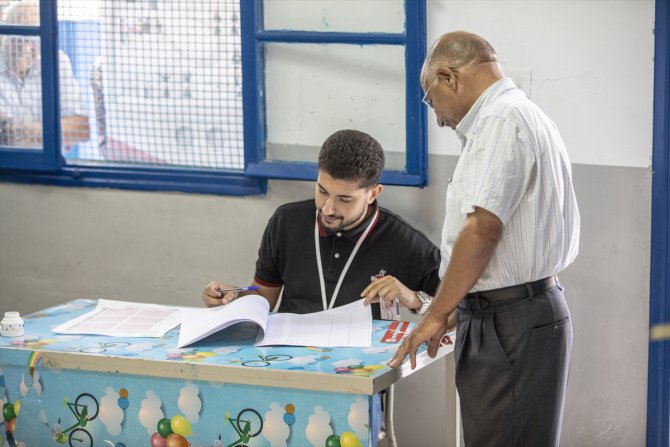 Tunus'ta halk parlamento seçimi için sandık başında