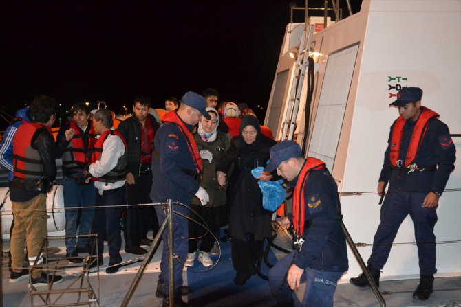 Ege Denizi'nde 490 düzensiz göçmen yakalandı
