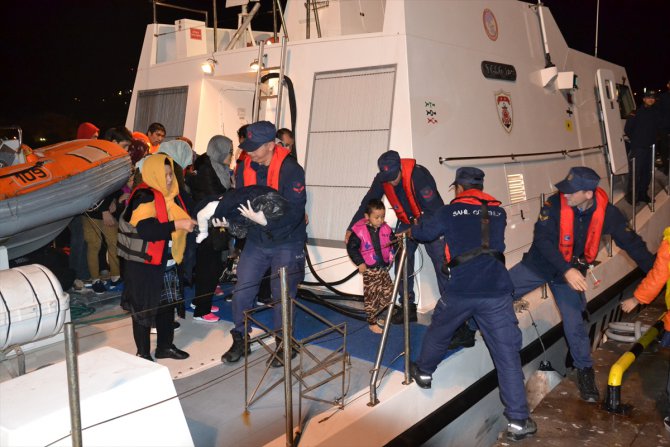 Ege Denizi'nde 490 düzensiz göçmen yakalandı