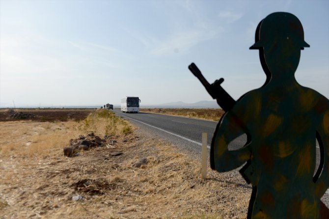 Sınır birliklerine askeri sevkiyat sürüyor
