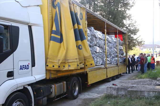 Türkiye'den Arnavutluk'taki depremzedelere yardım