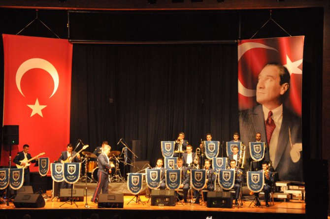 Cazın Kartalları Zonguldak'ta sahne aldı