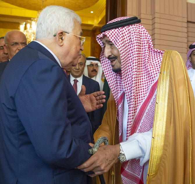 Abbas Riyad'da Suudi Arabistan Kralı Selman ile görüştü