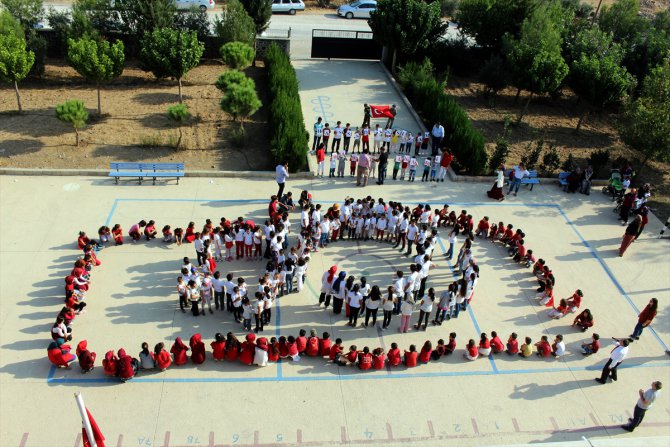 Hatay'da öğrencilerden Mehmetçik'e koreografili destek