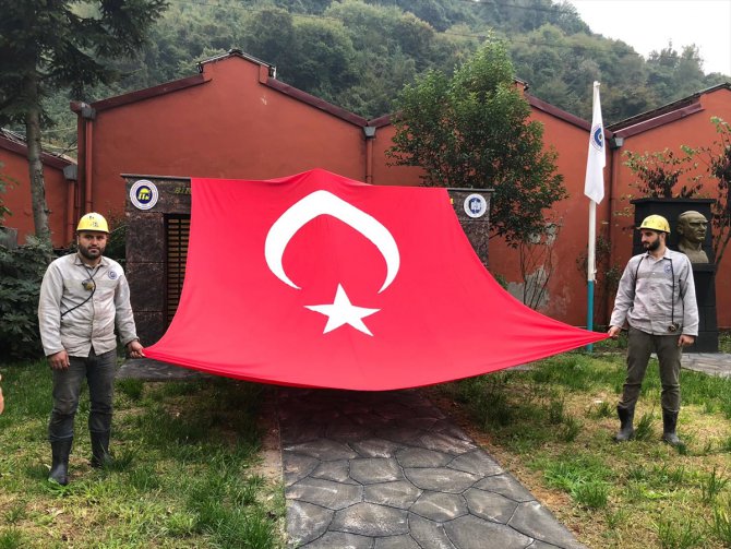Madencilerden Mehmetçik'e destek