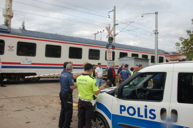 Adıyaman'da trenin çarptığı kadın öldü