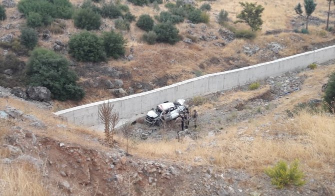 Gaziantep'te devrilen otomobilin sürücüsü öldü