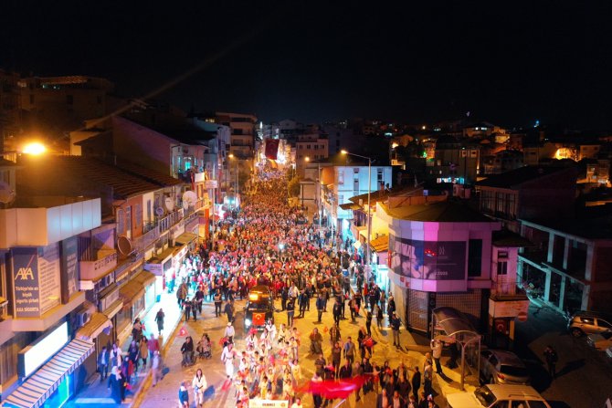Manisa'da Barış Pınarı Harekatı'na destek yürüyüşü