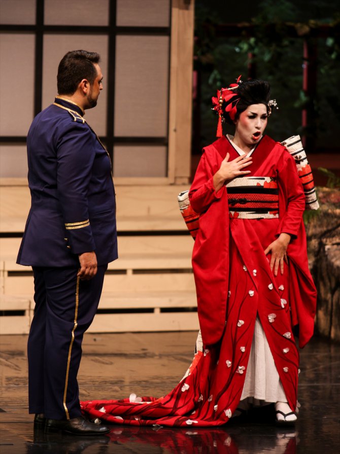 Antalya Devlet Opera ve Balesi "Madama Butterfly"ı sahneledi