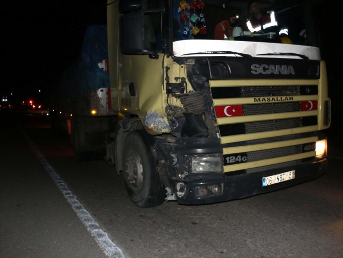 Bolu'da traktör tırla çarpıştı: 1 ölü, 2 yaralı