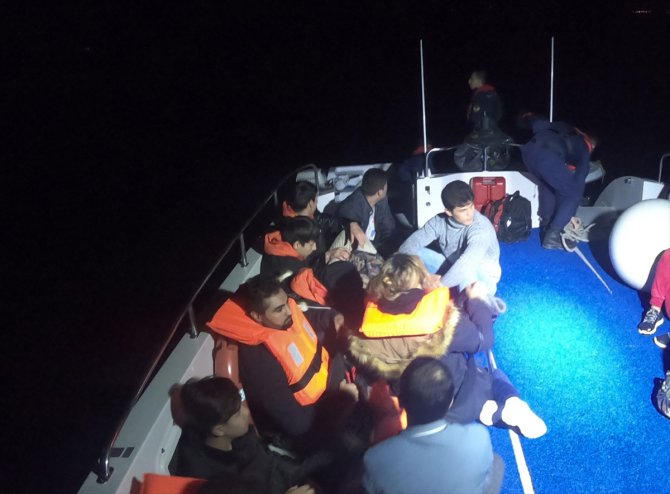 İzmir'de 70 düzensiz göçmen yakalandı
