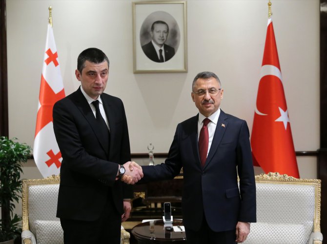 Fuat Oktay Gürcistan Başbakanı Gakharia ile görüştü