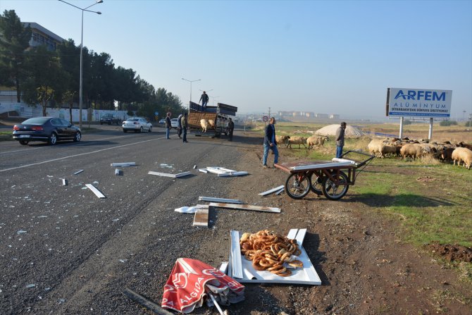 Şanlıurfa'da kamyonetin çarptığı simitçi ağır yaralandı