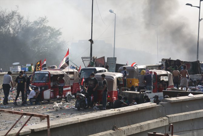 Bağdat'taki göstericilerin dostu "tuk tuklar"