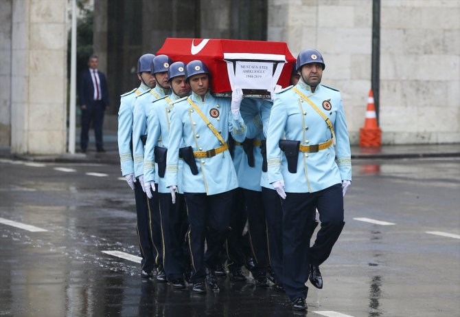 Eski Bakanlardan Amiklioğlu için TBMM'de cenaze töreni