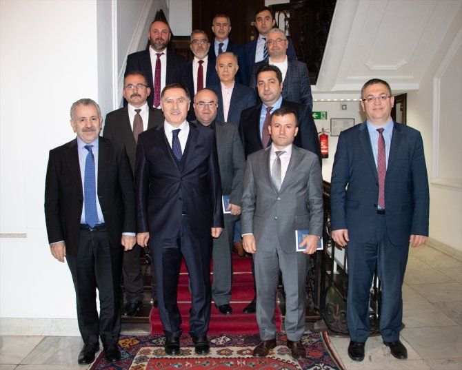 Kamu Başdenetçisi Malkoç: "Hollanda'daki Türkler hak ve hukukunu öğrenmiş"
