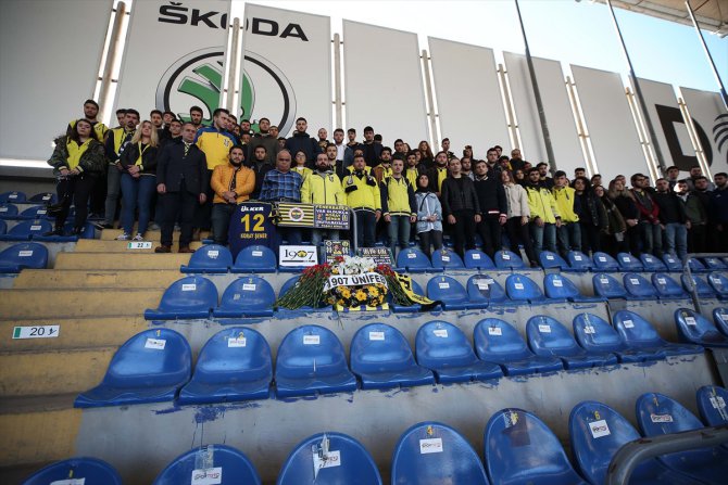 Fenerbahçeli taraftarlar, Koray Şener'i andı