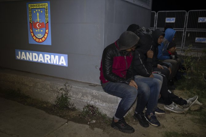 Düzensiz göçmenlerin Yunan askerlerince darbedilip Türkiye'ye gönderildiği iddiası