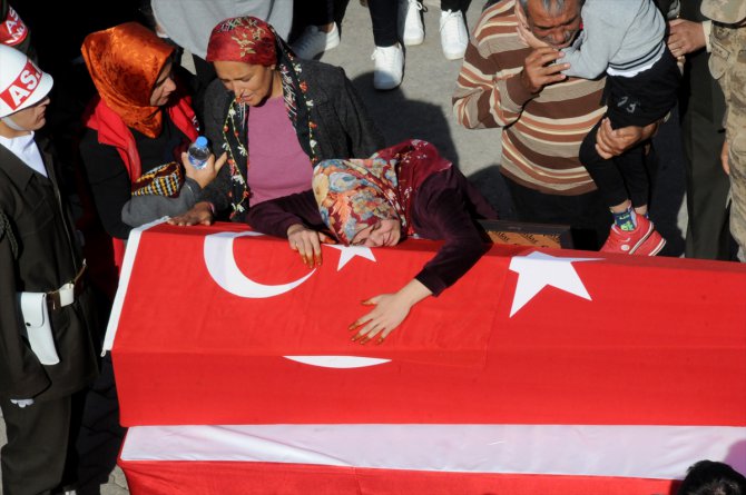 Şehit İstihkam Uzman Çavuş Suat Topçu'nun cenazesi Osmaniye'de defnedildi