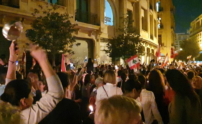 Lübnanlı göstericiler bu akşam da meydanlardaydı