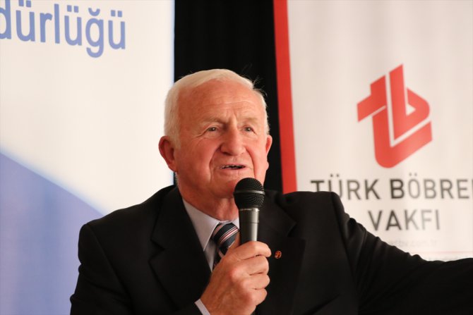 Türk Böbrek Vakfı Başkanı Timur Erk: "Obez hastalarının yarısından fazlası çocuk"