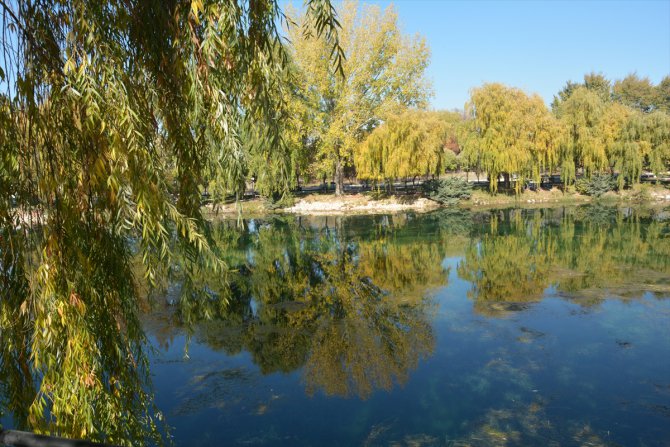Ceyhan Nehri'nin kaynağı Pınarbaşı sonbaharda bir başka güzel