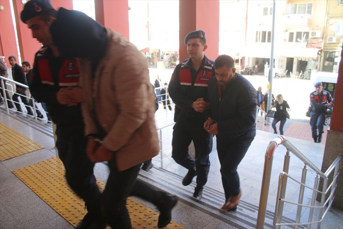 Kocaeli'de yakalanan 4 DEAŞ şüphelisi adliyeye sevk edildi