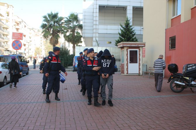 Kocaeli'de yakalanan 4 DEAŞ şüphelisi adliyeye sevk edildi