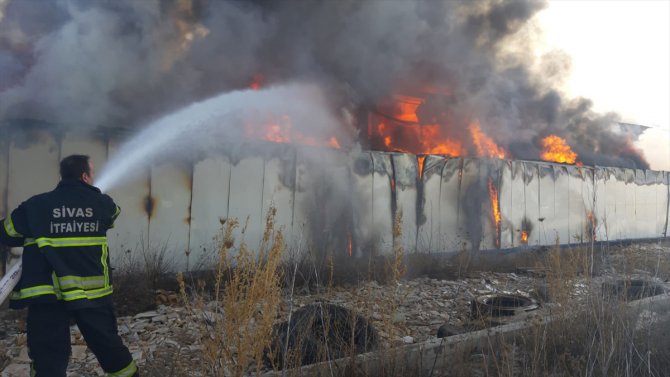Sivas'ta fabrika yangını