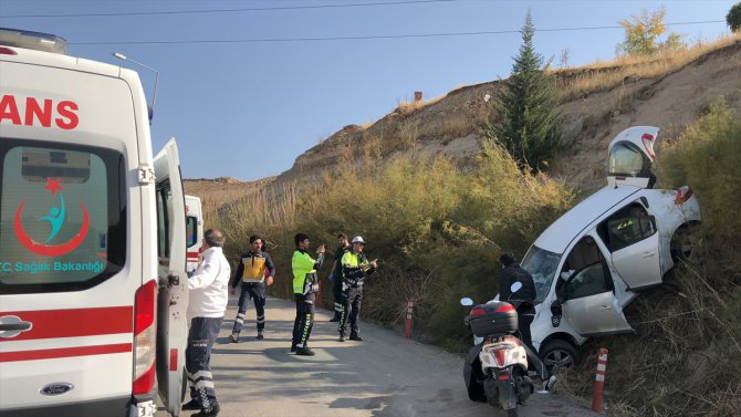 Adıyaman'da trafik kazasında yaralananlara belediye başkanından müdahale