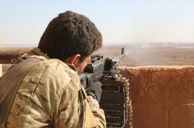 Barış Pınarı Harekatı bölgesinde YPG/PKK'lılarla çatışmalar sürüyor