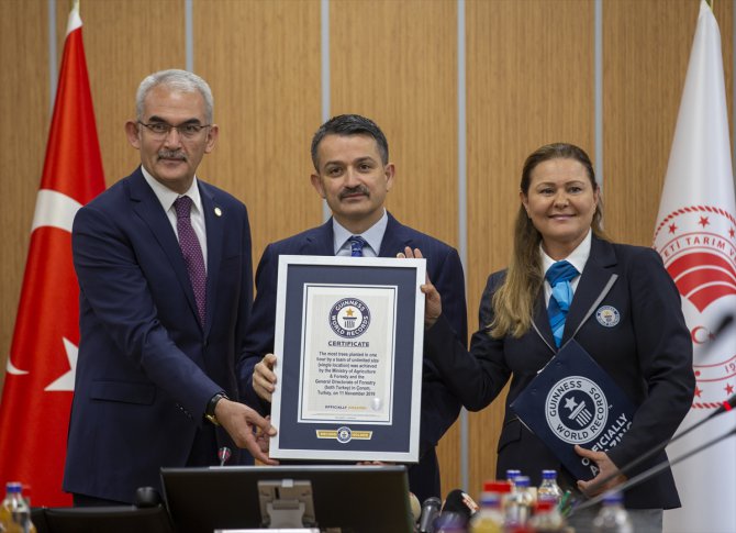 Fidan dikmede Türkiye'nin Guinness rekoru tescillendi