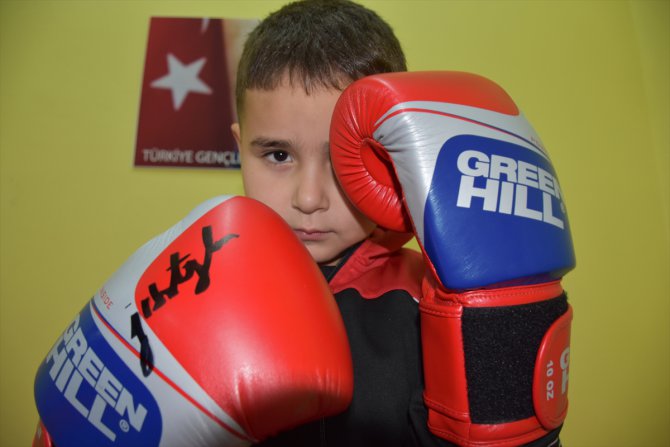 Trabzon'da gençler boksa ilgi gösteriyor