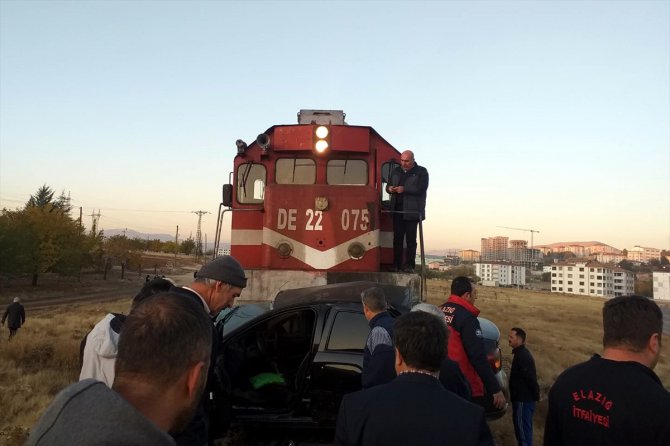 Elazığ'da hemzemin geçitte kaza: 1 ölü, 2 yaralı