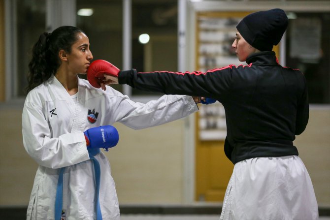 Genç karateciler Diyarbakır'da şampiyonluk için ter dökecek