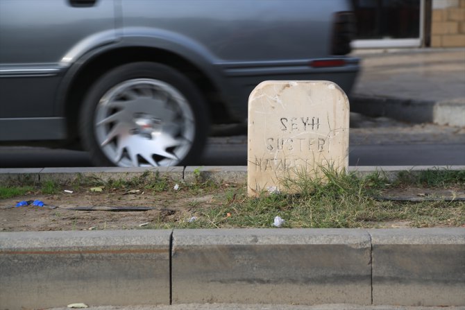 Muğla'da "refüjdeki mezar taşı" tepkisi