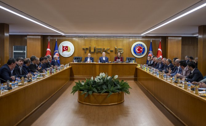 Türk-İş, Hak-İş ve DİSK: "Bu vergi düzeni adil değildir"