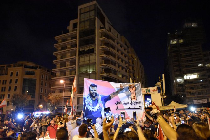 Lübnan'da Avn'ın açıklamaları sonrası yeniden alevlenen gösteriler sürüyor