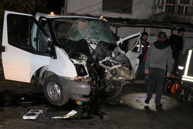 Isparta'da trafik kazası: 2 yaralı