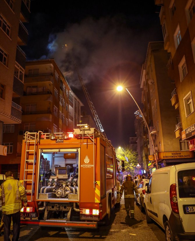 İstanbul'da çatı yangını